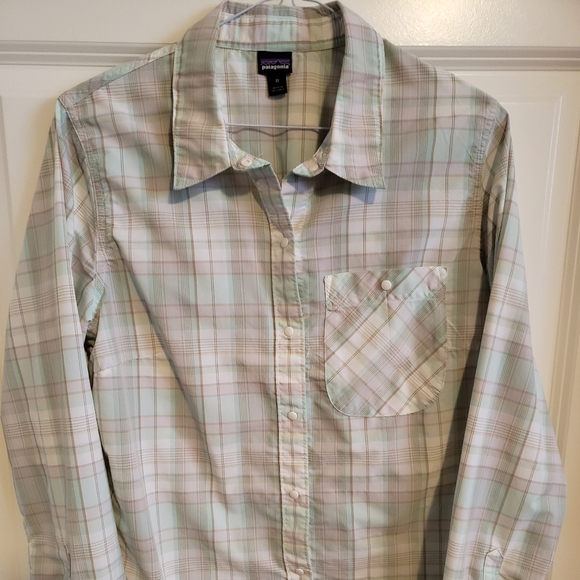 Patagonia Tops - Patagonia Women's Green Plaid LS Snap Button Shirt